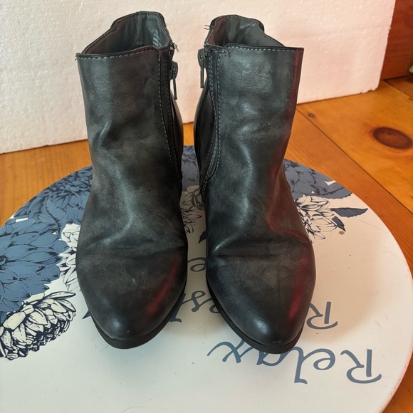 Maurices Black Ankle Boots Size 7.5 Western Boho Zip Booties - Picture 3 of 10